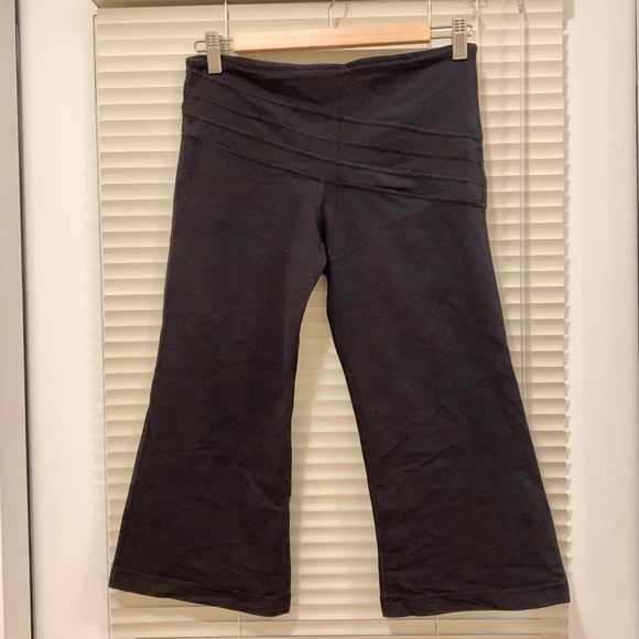 Lululemon Retro Rainbow Crop - Picture 3 of 5